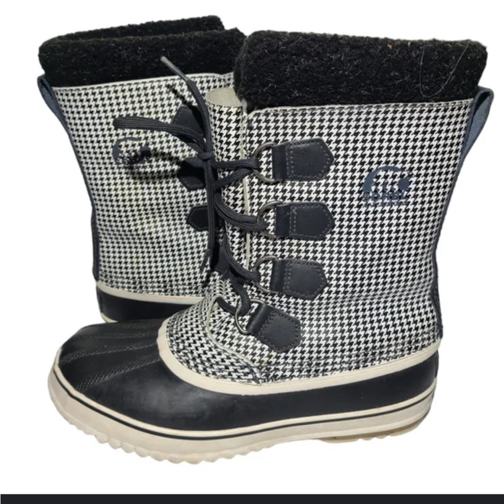 Sorel Houndstooth Boots